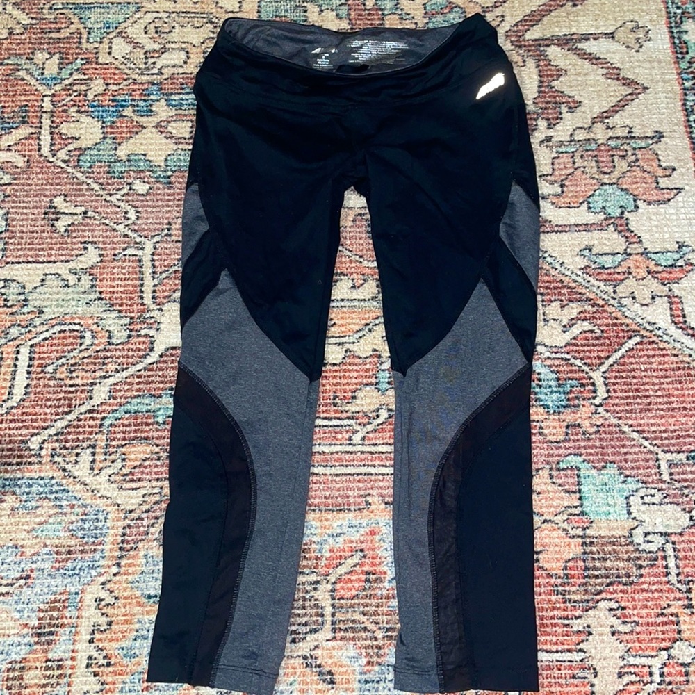 Avia size small LEGGINGS. GREY/BLACK/NET